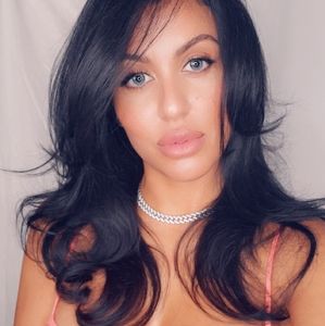 Meet your Posher, Farrah